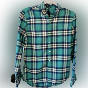 American Eagle Long Sleeve Button Up. Size Men’s XS. Color Green and Black.